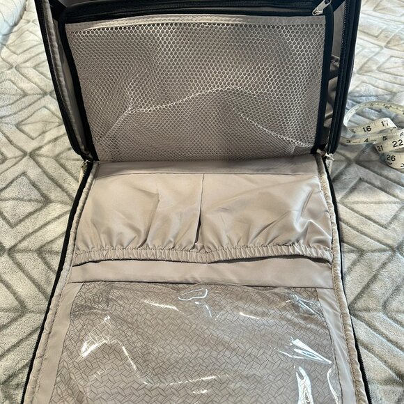 Travelon Carry On - Under-seat Rolling Bag - Purple - EUC - Picture 7 of 11